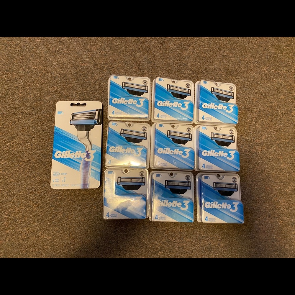 NEW Gillette 3 Razor & 38 Cartridges!!